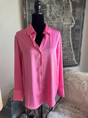 Size M - Cupcakes and Cashmere Pink Statin Button Up with French Cuffs
